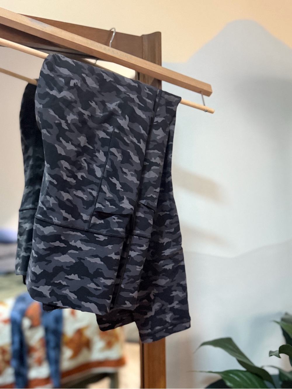 Athleta Grey & Black Camo Leggings with pocket, Small